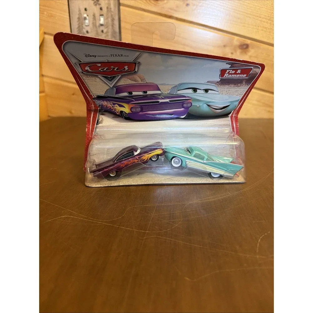 Flo & Ramone Disney Pixar Cars Diecast Two Pack Desert 2pk Series 1 Box